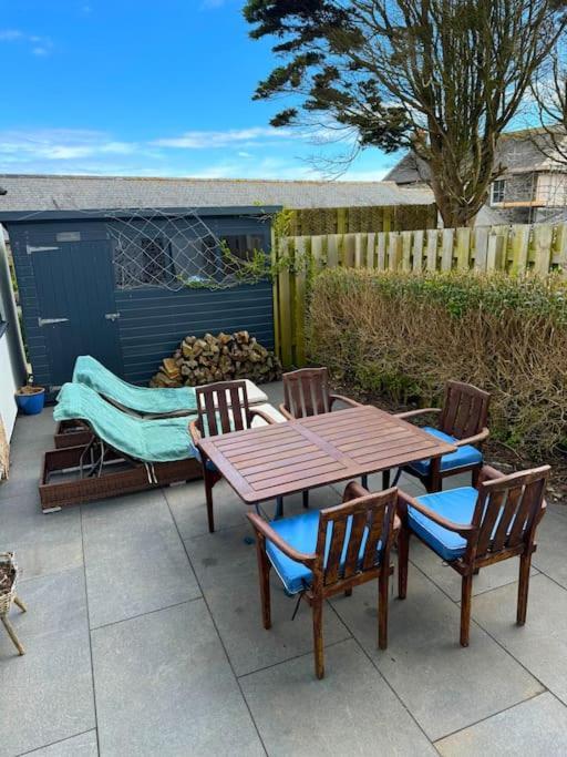 Studio, Ideally Located At Beautiful Lizard Point, Cornwall Apartman Helston Kültér fotó